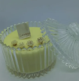 Vela aromática 100g bombonierie laranja lima  com flores secas