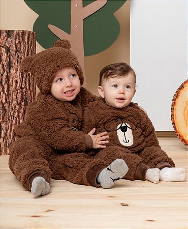 Conjunto Teddy Dupla Face com Bordado e Botões na Gola