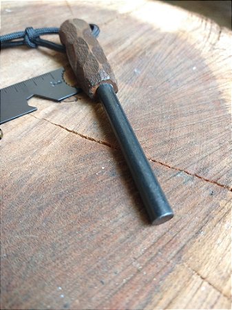 Pederneira Cutelaria 01 com Cabo em Madeira Nobre