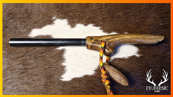 Pederneira Artesanal Rbudernik Couros Ferro-Cério 12mm com Cabo em Chifre 21cm