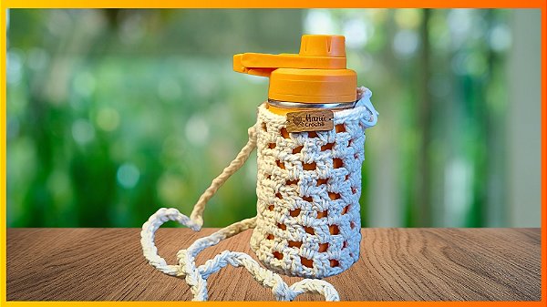 Bolsa Porta Garrafa Artesanal em Crochê Branco com Alça Manu Crochê