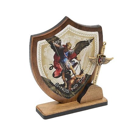 Escudo de São Miguel Arcanjo em Madeira com Espada de Metal Dourada