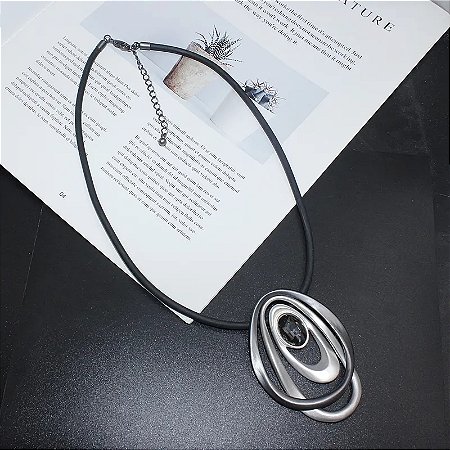 Maxi-colar preto cristal estiloso minimalista