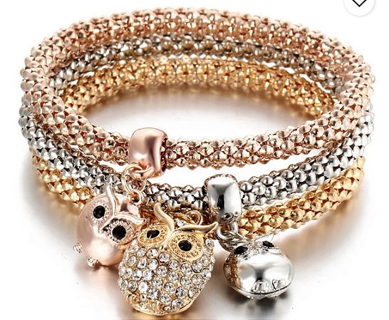 Trio de pulseiras banhadas a ouro com coruja da sorte