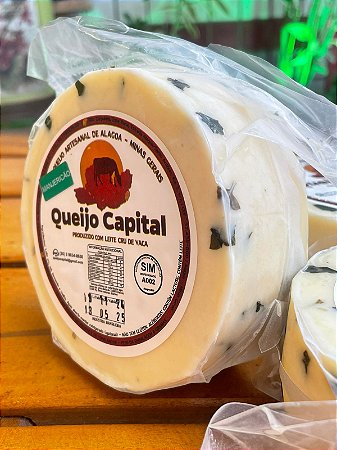 QUEIJO CAPITAL DE ALAGOA COM MANJERICÃO ARTESANAL 500G