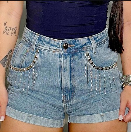 Short jeans detalhe corrente