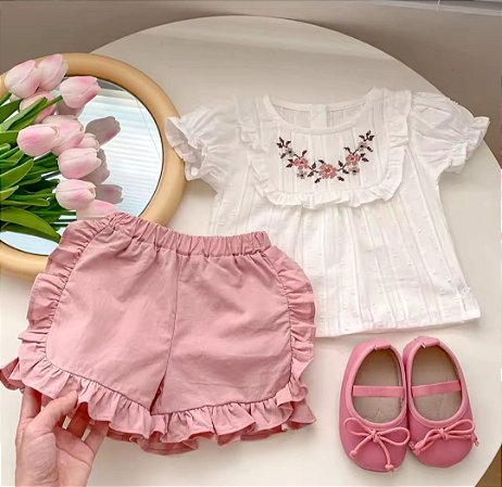 Conjunto blusa e shorts ponto cruz