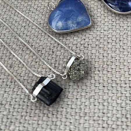Colar chocker Pirita ou Turmalina Negra em prata 925.