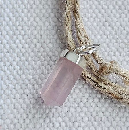Pingente Ponta Quartzo Rosa Médio com acabamento Prata 925