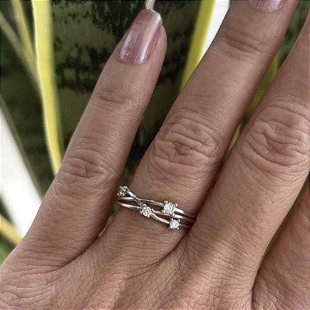 Anel feminino  Prata 925 e zirconias  brancas