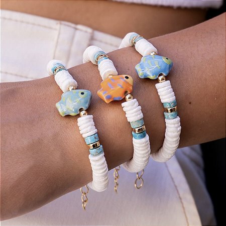 Pulseira Discos de Madrepérola com Peixe Resinado