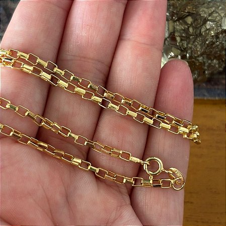 Corrente masculina com banho de ouro amarelo. Comprimento 60 cm. Peso 10 gramas
