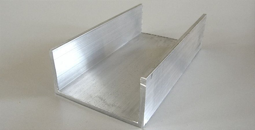 Perfil U de aluminio com abas desiguais 1 x 2 x 1 x 3,17mm