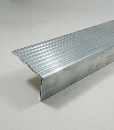 Cantoneira De Aluminio Antiderrapante Para Degrau De Escada com 1 metro