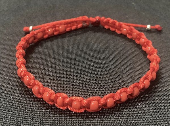 Pulseira macramê básico com miçanga