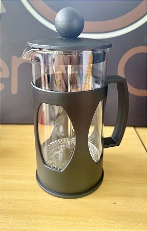 Cafeteira Prensa Francesa 600ml vidro e proteção preta.
