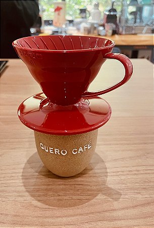 Kit c/ Porta Filtro n. 2 Hario V60 em acrílico e Xícara Quero Café 220ml