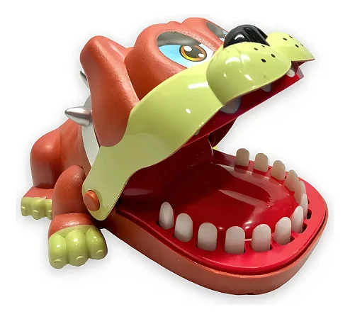 Brinquedo cão bravo morde o dedo