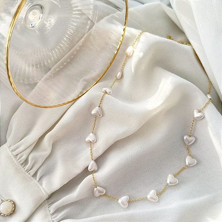 Colar coração pérolas