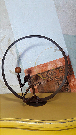 Escultura Boneco Leitor - Ferro
