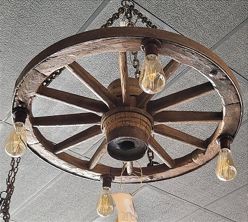 Lustre feito com roda Promocional