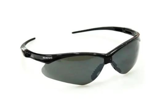 OCULOS NEMESIS ARMACAO PRETA LENTE CINZA ESPELHADA 193/16 KCC 3000356