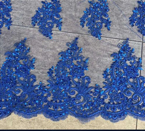 Tule bordado com pedraria