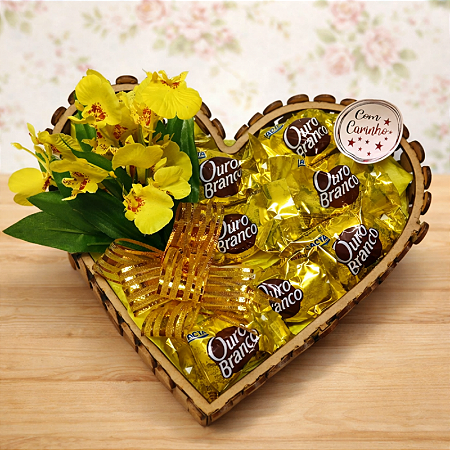 1 Cesta Flores Orquidea Chuva De Ouro Permanente com Bombons