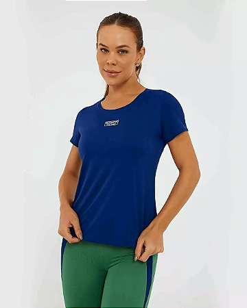 T-shirt Skin Fit Recorte Costas