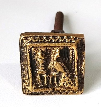 PUXADOR DE LATÃO OXIDADO MODELO  BOTÃO QUADRADO PARA MÓVEIS