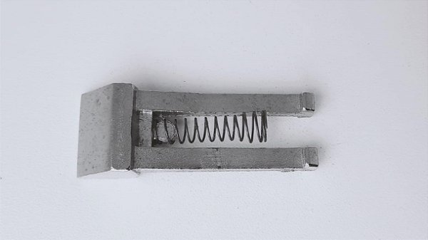 1978/ LINGUETA PARTE SUPERIOR PARA MAÇANETA FAMA 40MM