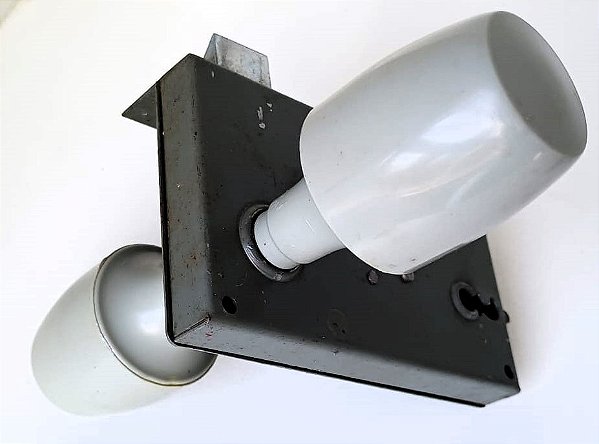 FECHADURA SOBRADINHO DE SOBREPOR 70MM LADO DIREITO COM MAÇANETA PARA PORTAS DE MADEIRA - SCHIER
