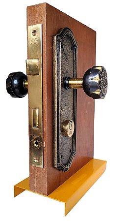 Fechadura 55mm Arouca para porta externa estilo Colonial maçaneta redonda trabalhada - 1 LBO