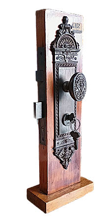 FECHADURA GRANDE AROUCA RETRÔ COLONIAL IMPÉRIO ANTIGA PARA PORTA EXTERNA, (ÚLTIMA PEÇA)