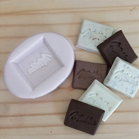Molde Chocolate MK quadrado