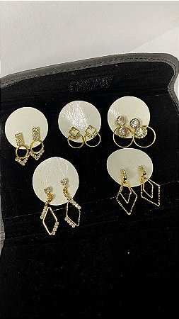 Estojo de pano com variações de brincos. Modelo 03