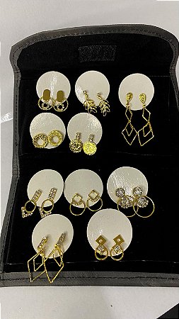 Estojo de pano com variações de brincos. Modelo 05