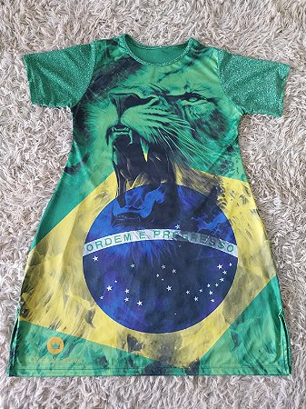 Bata Leão e Bandeira do Brasil