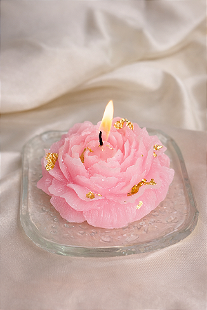 Vela peônia embalada em tule com essência de magnólia
