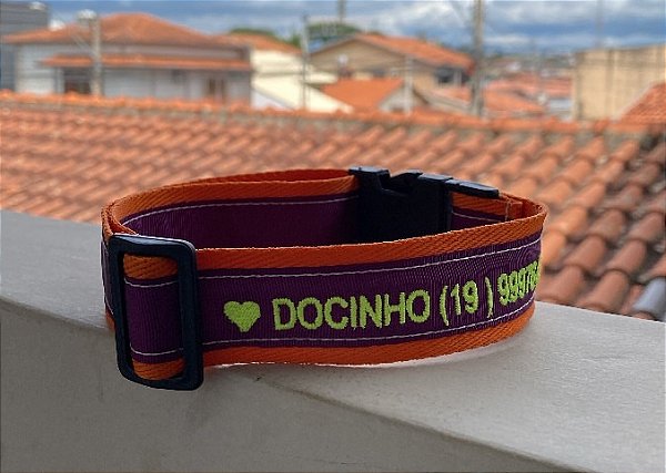 Coleira de identificação Bordada Premium- laranja com roxo
