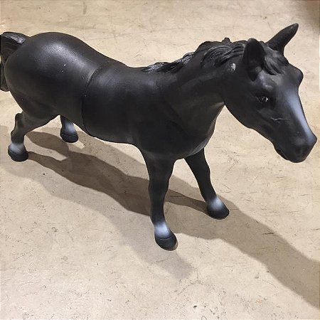 CAVALO VINIL PRETO