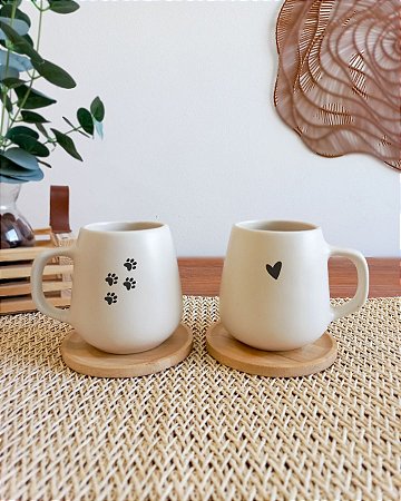 Dupla de Canecas 260ml com Pires Bambu Patinhas Coração
