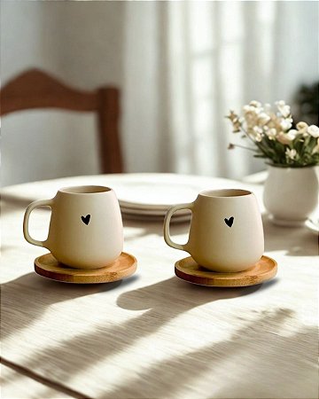 2 Canequinhas com Pires em Bambu Coração