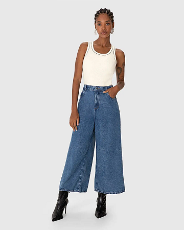 Regata Justa Feminina Detalhe Costura Contraste Em Tricô Malwee 1000136910