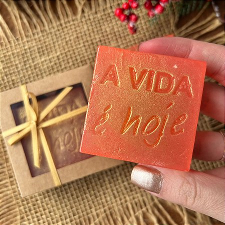 Sabonete "A vida é hoje" presenteável - Maçã & Canela / 7 ervas
