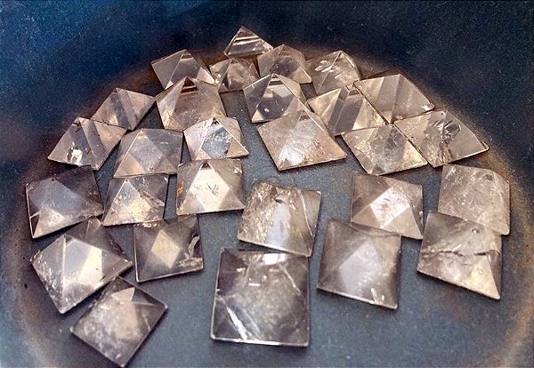 Lote 14 Mini Piramides Cristal Baseada Quéops Classe C