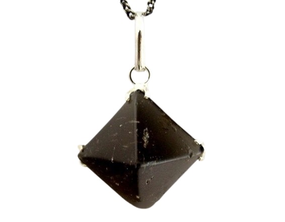 Colar Pirâmide Pedra Quartzo Fumê Natural Garra Prata 950
