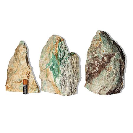 03 Jadeita Pedra Pé Serrado Natural 2 a 3Kg 15 a 20cm Tipo C