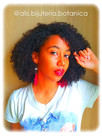 Brinco Flor Relevo Longo