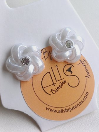 Brinco Perolado Flor Entrelaçada